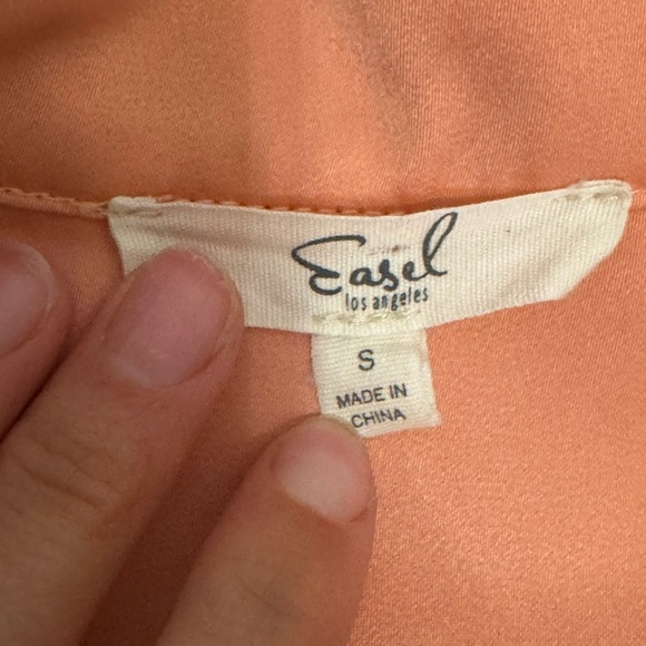 Easel Los Angeles Satin Button Down Blouse Size Small in Burnt Orange - Picture 5 of 8